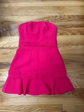 Pink dress sz medium juniors fit. Beautiful dress and color!